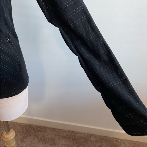 LULULEMON Black Stripe Zip Up Jacket Activewear - Picture 3 of 8